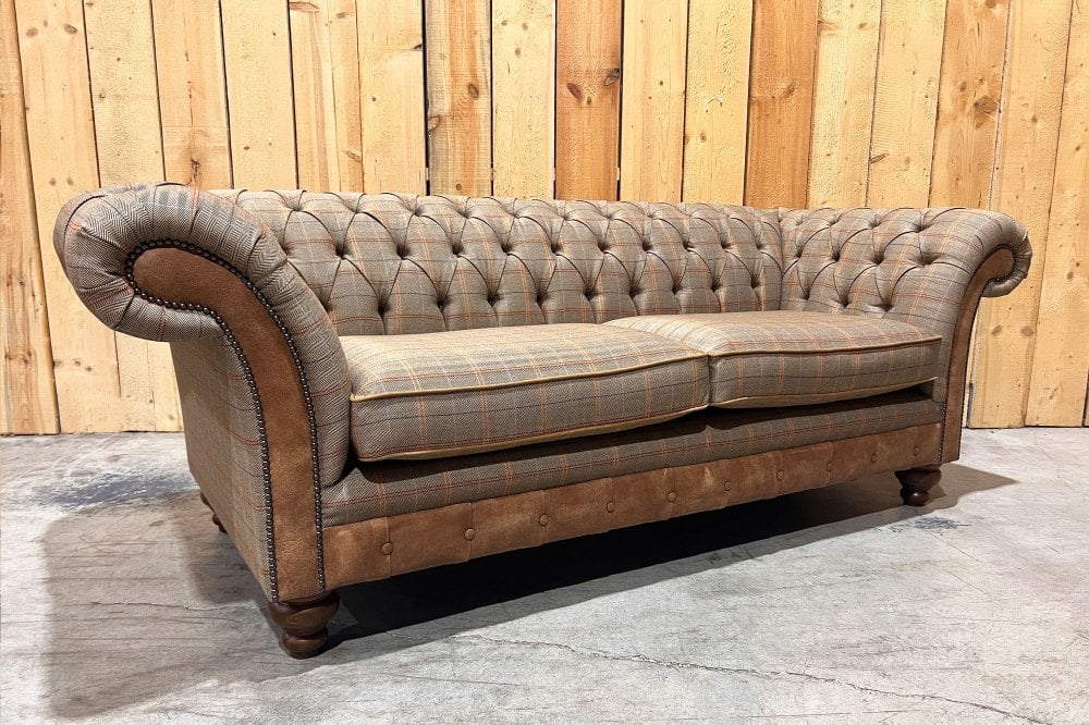 Conrad Chesterfield Sofa – Spruce Tweed